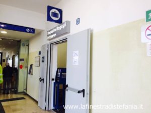 I bagni alla stazione di Padova, sono al binario uno, accanto al deposito bagagli,Die Bäder am Bahnhof Padua sind auf dem richtigen Weg, neben der Gepäckaufbewahrung