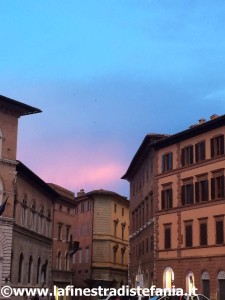 Tramonto in Piazza della posta a Siena