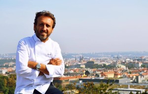 Lo chef Emanuele Vallini